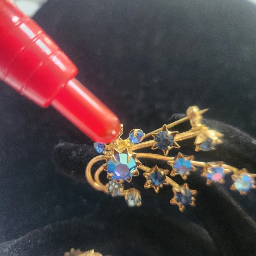Vintage Blue Aurora Borealis Shooting Star Brooch and Clip On Earrings Set